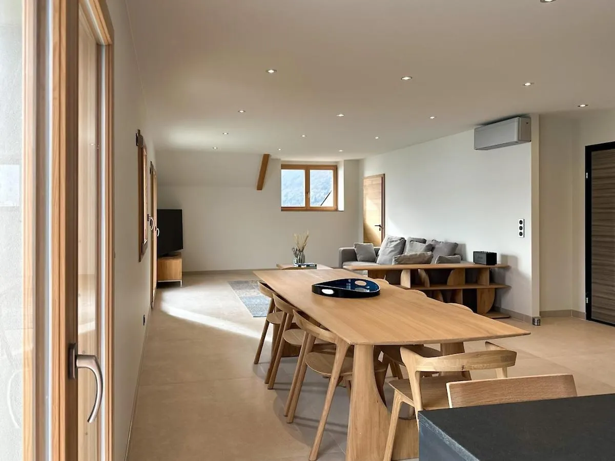 Stylish Duplex With Panoramic Lake View Sevrier France