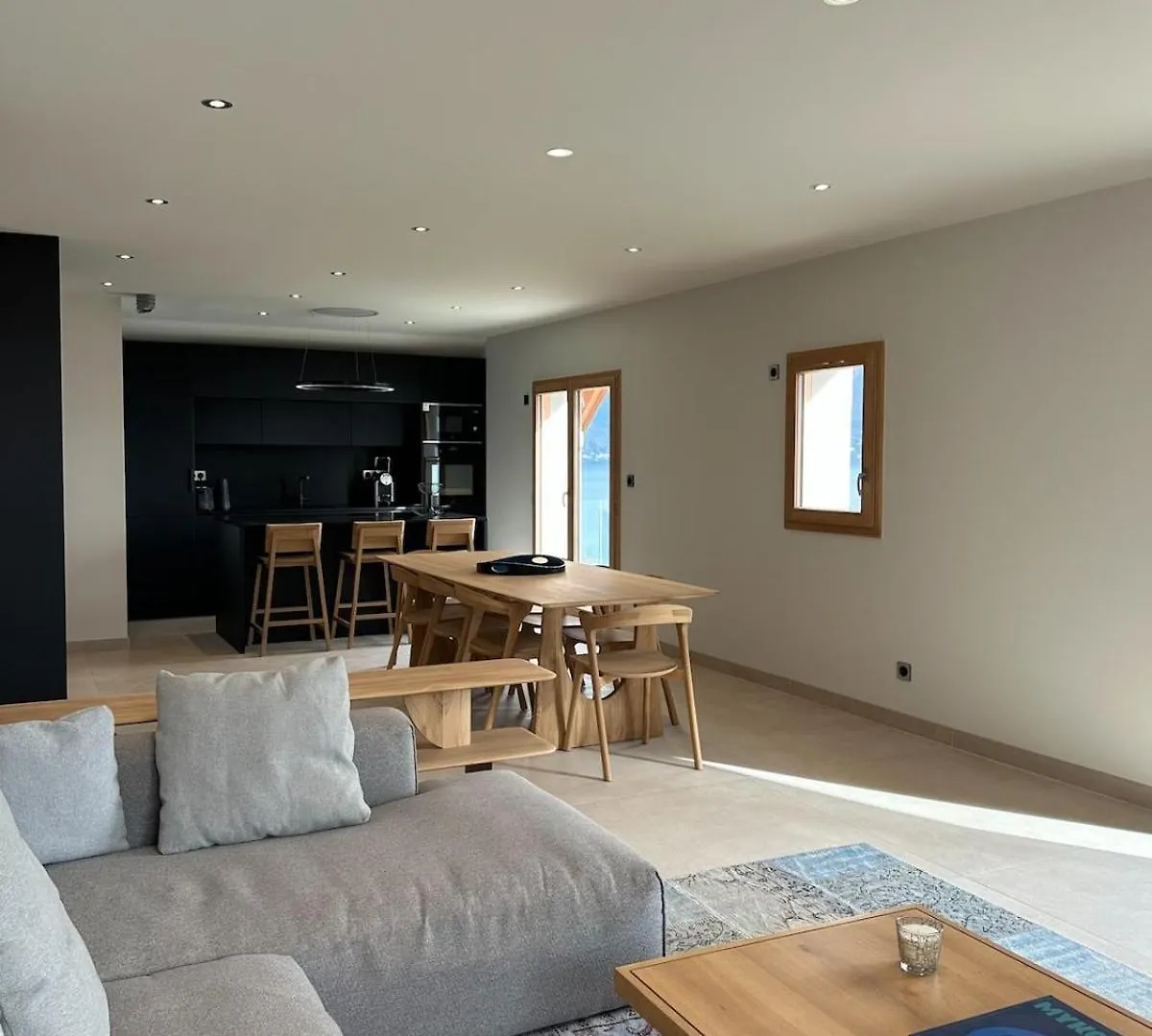 Stylish Duplex With Panoramic Lake View Sevrier