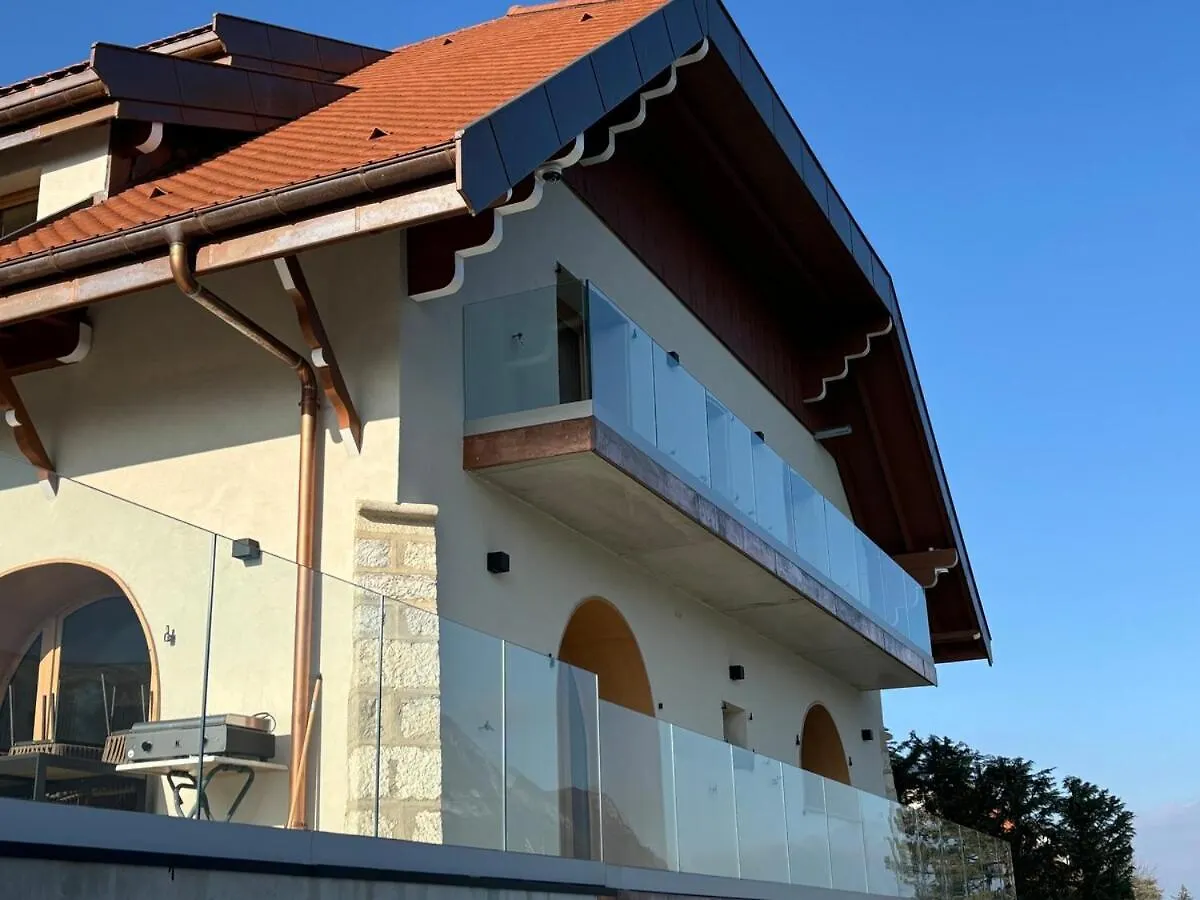 Stylish Duplex With Panoramic Lake View Sevrier
